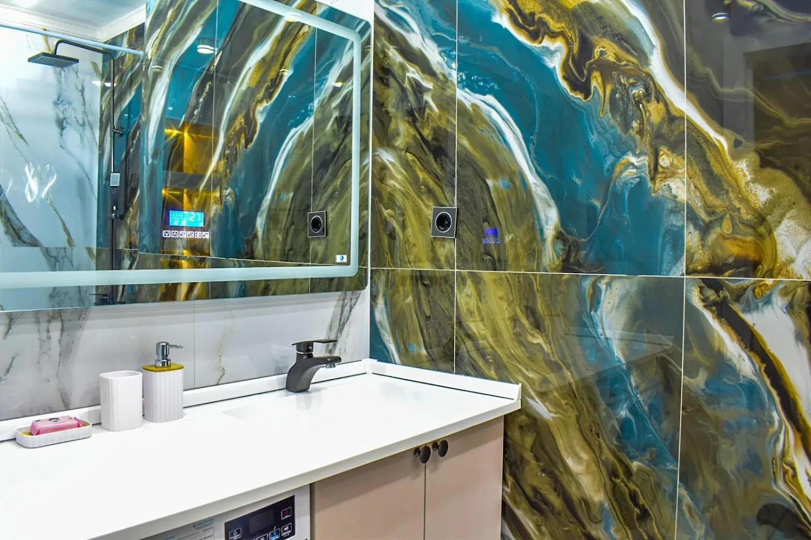 Апартамент Достар 2-Х Комнатная Almaty Apartment